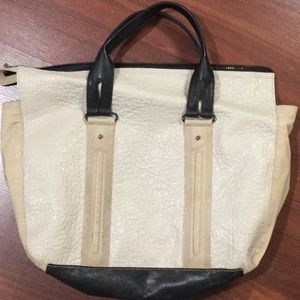 Woman’s work bag leather